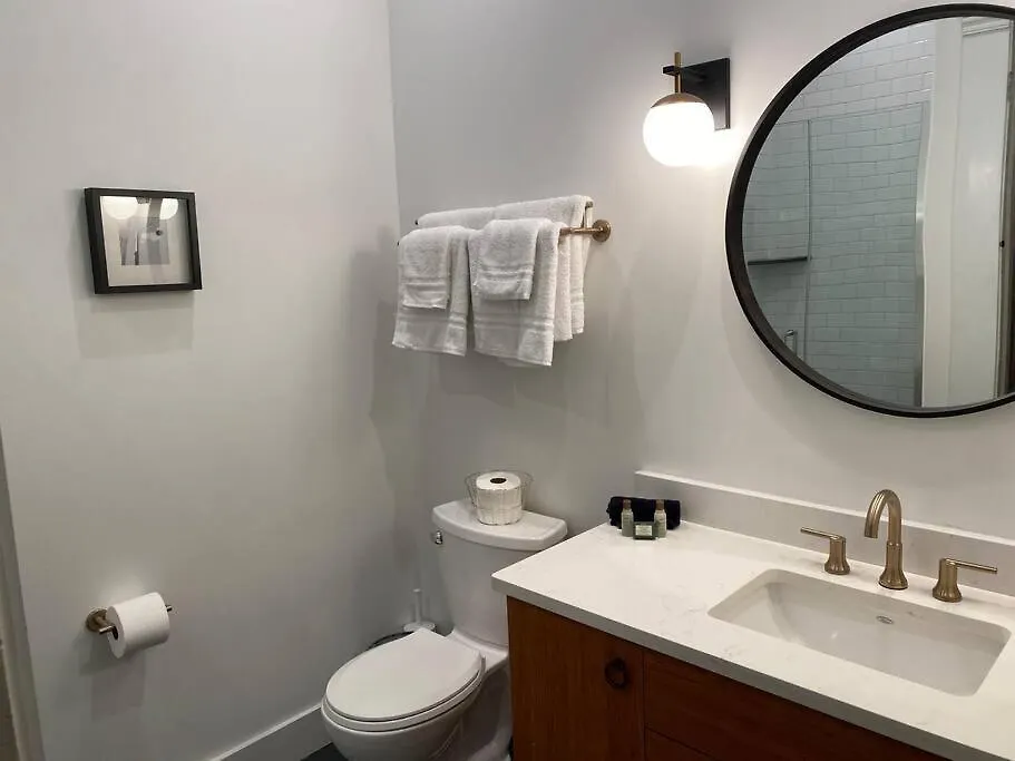 Derby Luxe 3-Story Historic 6 Min From Churchill Louisville Holiday home