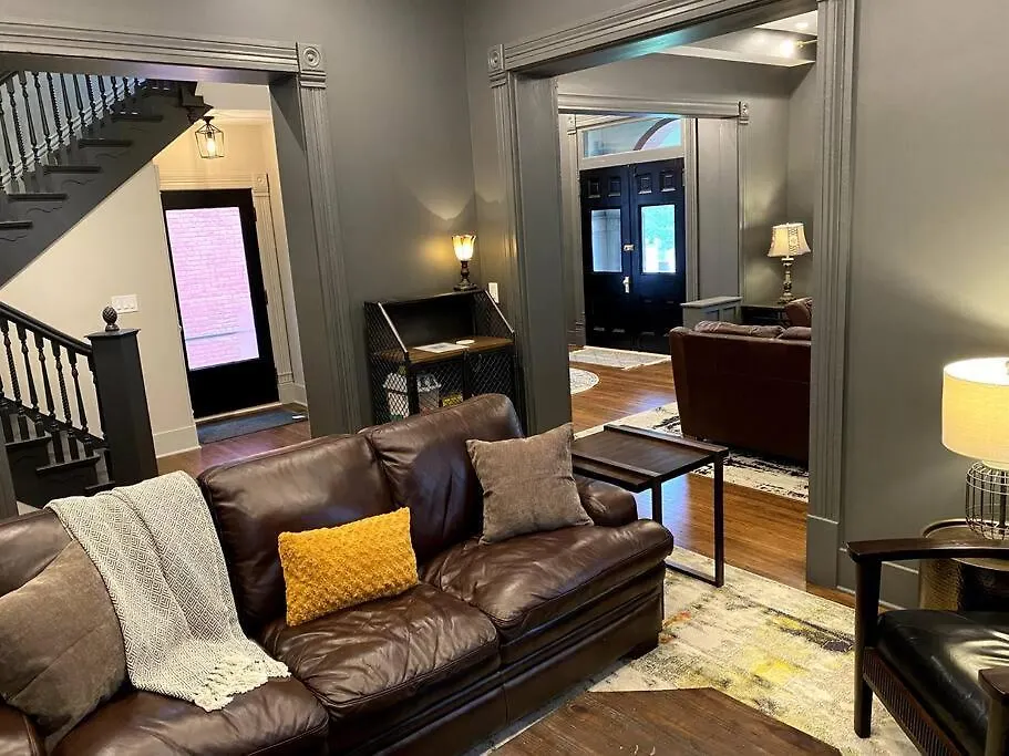 Derby Luxe 3-Story Historic 6 Min From Churchill Louisville