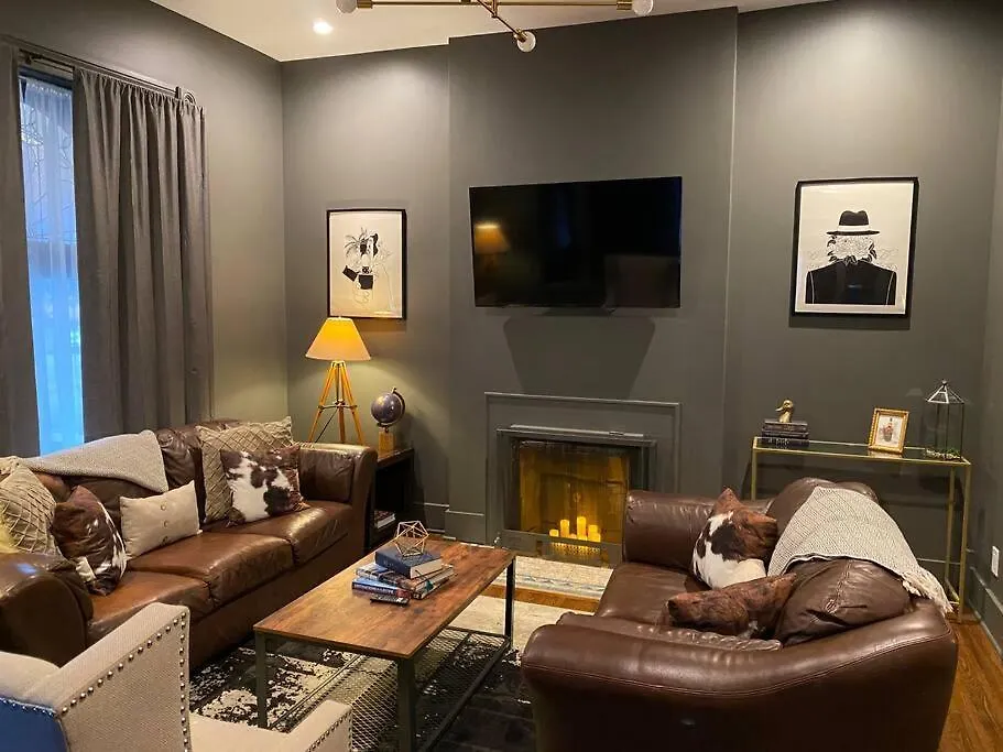 Holiday home Derby Luxe 3-Story Historic 6 Min From Churchill Louisville