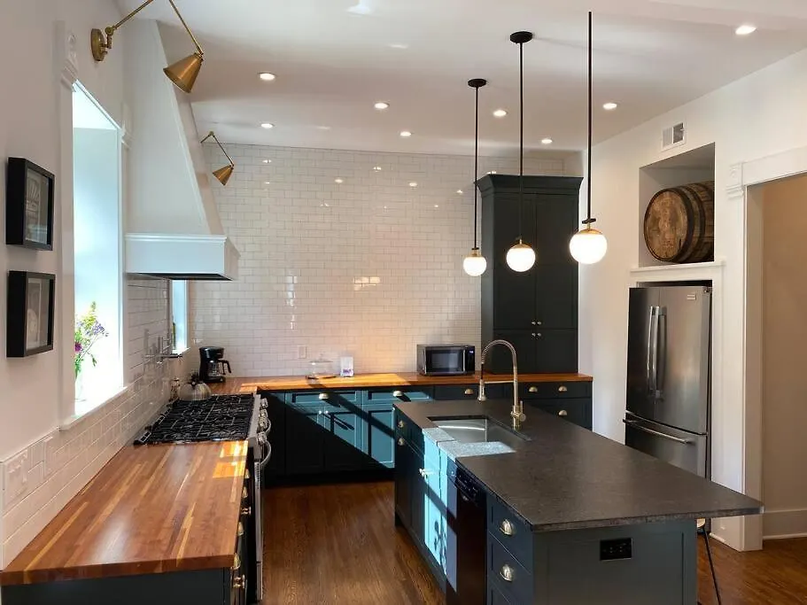 Derby Luxe 3-Story Historic 6 Min From Churchill Louisville Holiday home